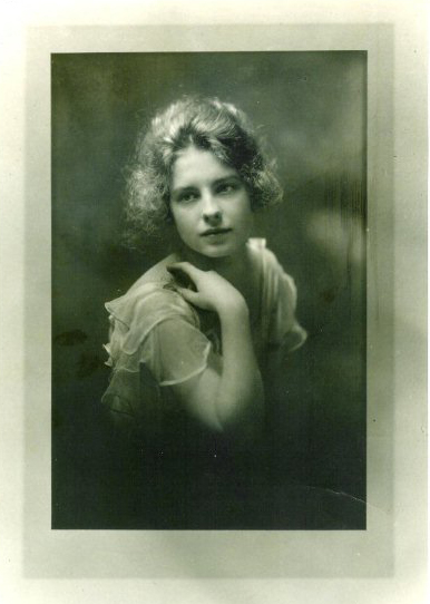Freda Zell Knight 1917